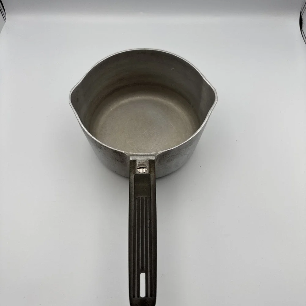 Wagner Ware Magnalite Sidney 0 Sauce Pan 2 Quart Double Pour Spouts No Lid